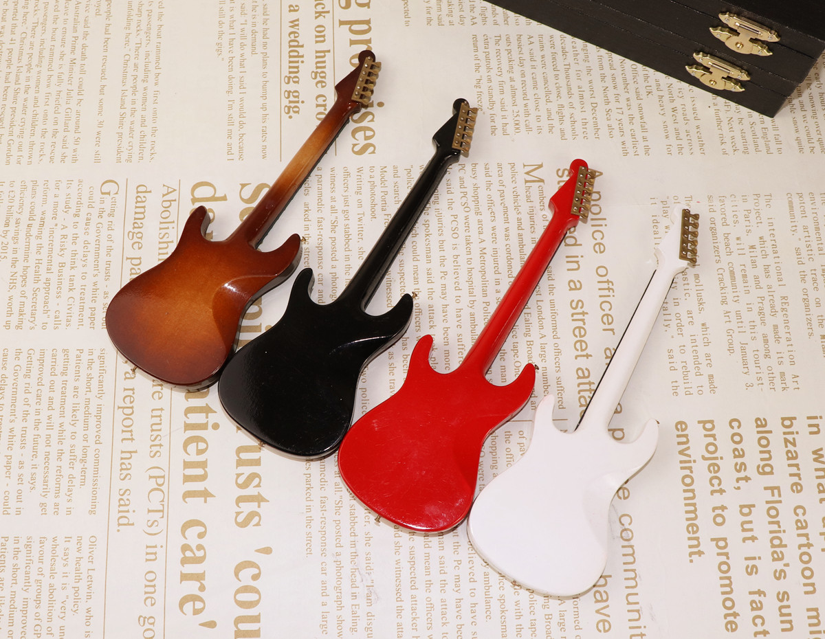 Mini Gitar Listrik Kayu Miniat - Musical Instrument Old ulasan dan harga